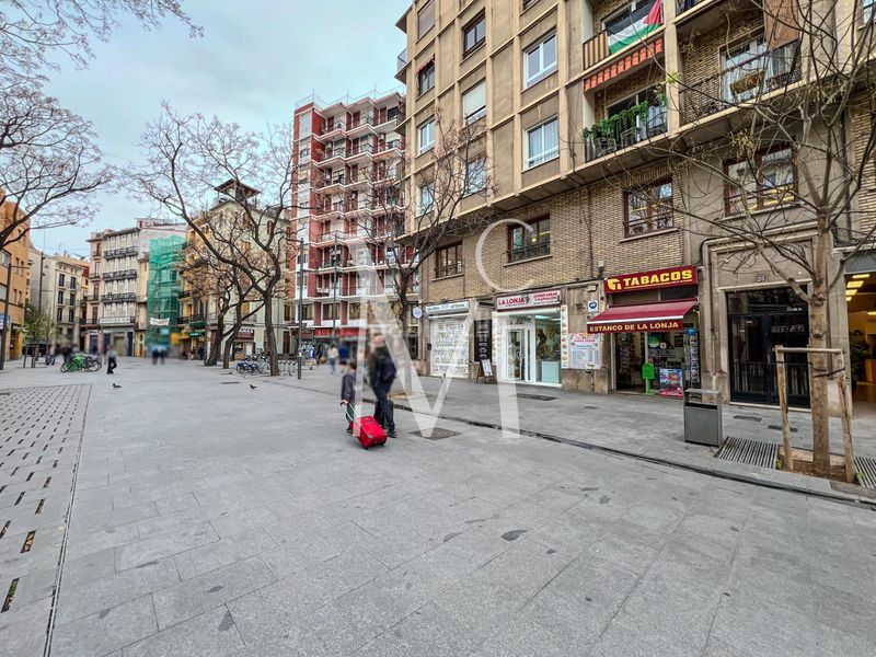 Foto eb9d7a1d-b5b5-4202-aec1-41e5b75a2a06. Traspàs local comercial a El Mercat Valencia