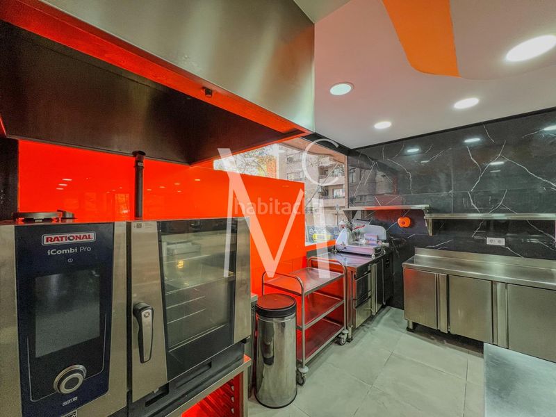 Foto 7477a0d7-eb6b-456e-95ac-eacc2afa1556. Traspàs local comercial a Mestalla Valencia