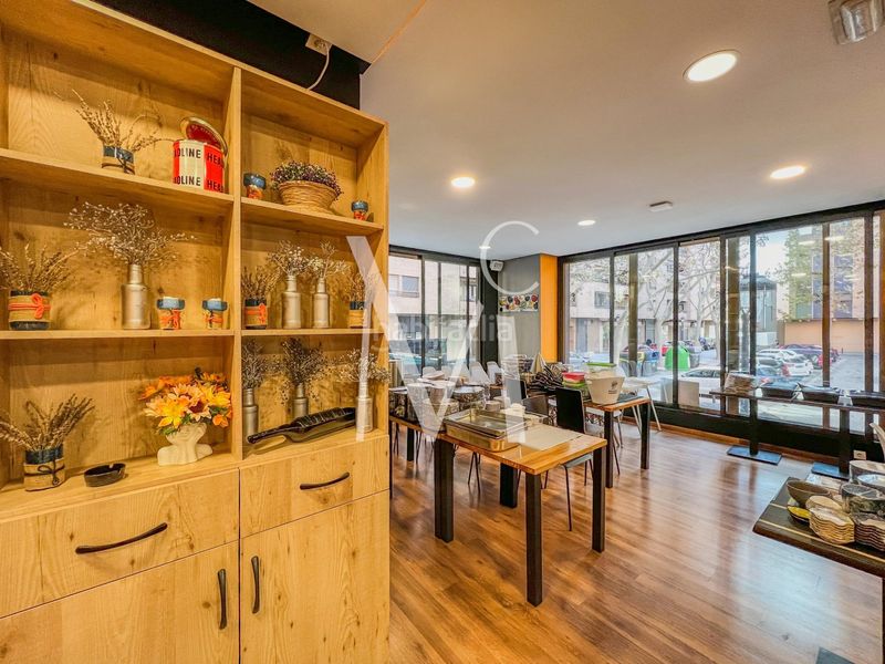 Foto 750e12cc-6dc9-464d-9f0f-17f9cc889e7e. Traspàs local comercial a Mestalla Valencia