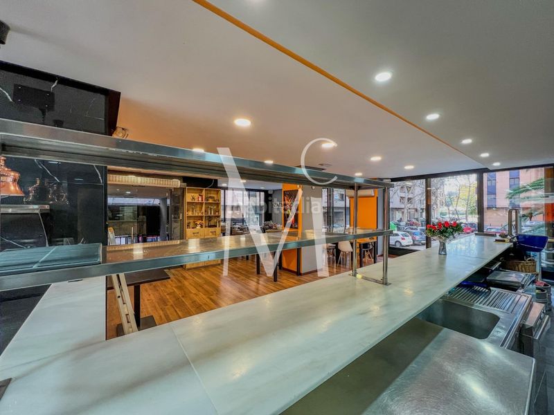 Foto 8b9f620c-1032-4807-8915-e46fa788741b. Traspàs local comercial a Mestalla Valencia