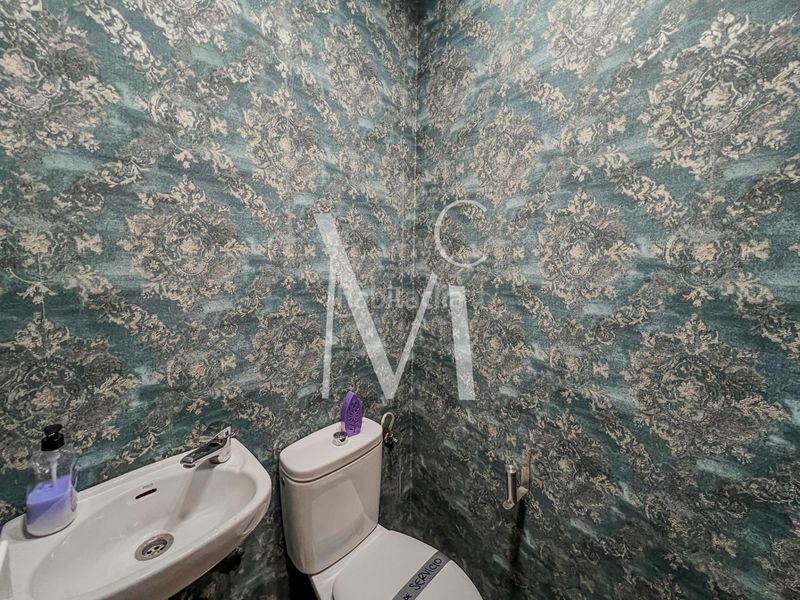 Foto 15845c91-4f9d-453b-aee8-ea57fd292fe6. Traspàs local comercial a El Mercat Valencia