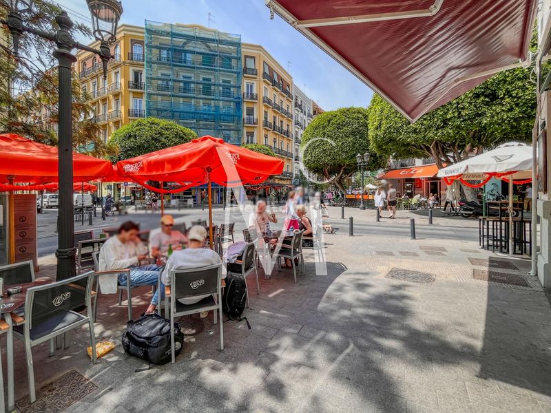 Foto cbe53a9e-a2d8-49c7-b9e9-261bc09fd422. Miete geschäftsraum in Russafa Valencia