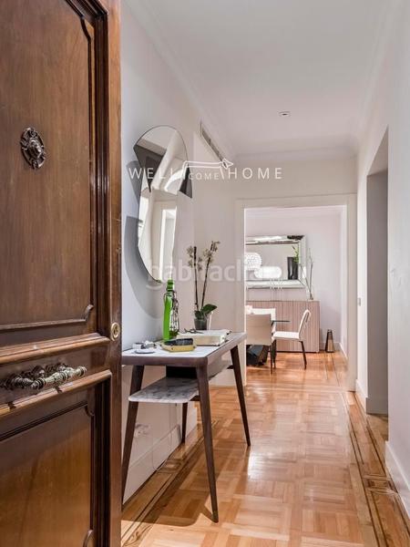 Foto e49121bb-f161-4d7f-8055-fd26a46a4254. Piso el lujo de vivir en los Jerónimos en Jerónimos Madrid