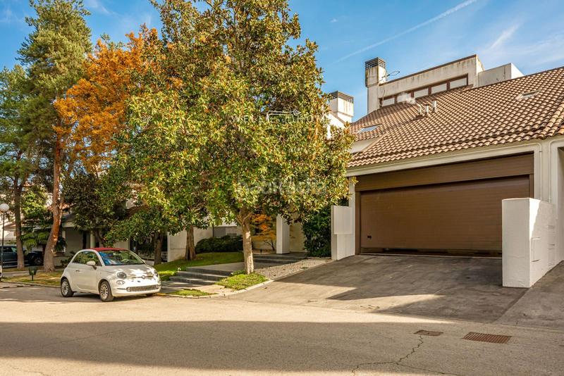 Foto ba6e2782-e914-4d76-a9dd-20342e979606. Chalet en alcobendas en urbanización La Moraleja La Moraleja