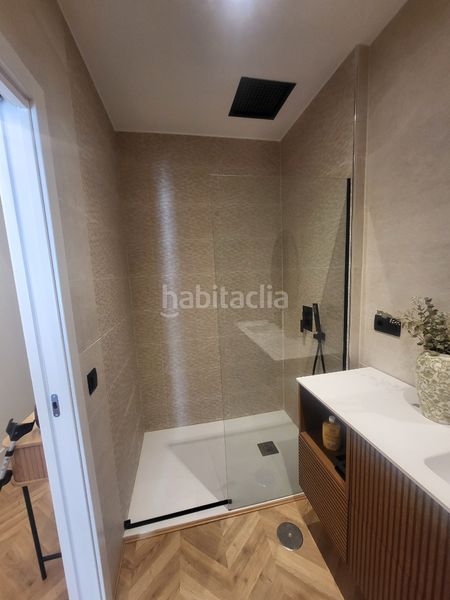 Foto f40fc218-cf81-48a4-bf2a-33ea0bb20da9. Dúplex a calle de la sombrerería 9 a Embajadores-Lavapiés Madrid