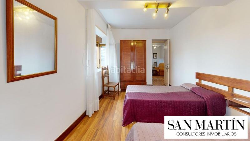 Foto 44a4055a-252e-4513-bf51-ea1685bb4688. Edificio en calle la aldea 5 en Comillas