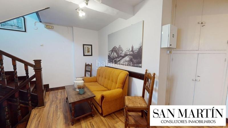 Foto 5d4e7e9d-2ffc-4228-9222-0be9ebd77b81. Edificio en calle la aldea 5 en Comillas