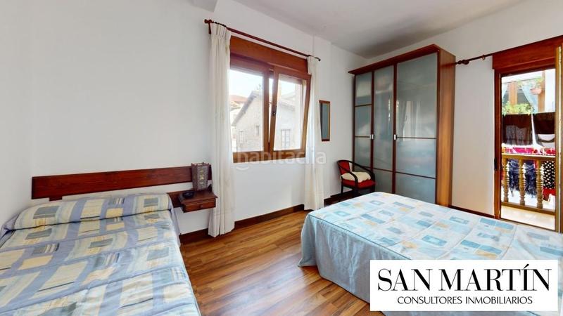 Foto 8dd3cc32-4bdd-41db-a8e6-30db95db4e1c. Edificio en calle la aldea 5 en Comillas
