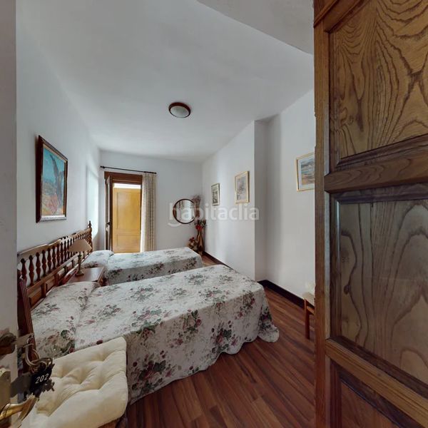 Foto 5d958169-6f48-4e02-8bc5-1e6bbabcdbcf. Edifici a calle la aldea 5 a Comillas