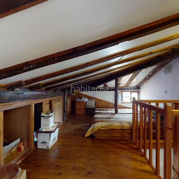 Foto c410ca12-bd36-48f5-a949-2649f88a8436. Edificio in calle la aldea 5 in Comillas