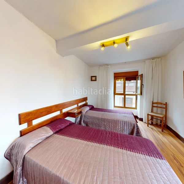 Foto 86673bde-75c5-4222-bd5d-444b6b69d5fc. Casa a calle la aldea 5 a Comillas