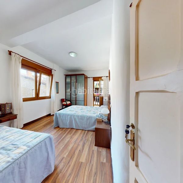 Foto e6c0c86d-0c4a-4fe5-be09-f17f21720ea6. Casa a calle la aldea 5 a Comillas