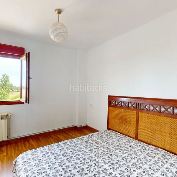 Foto 564c354a-3268-44e8-8728-e42391865c07. Pis amb calefacció aparcament a Ribadedeva