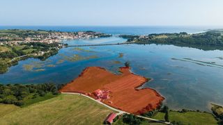 Terreny residencial  Finca villegas. Finca con privacidad absoluta frente a la ría