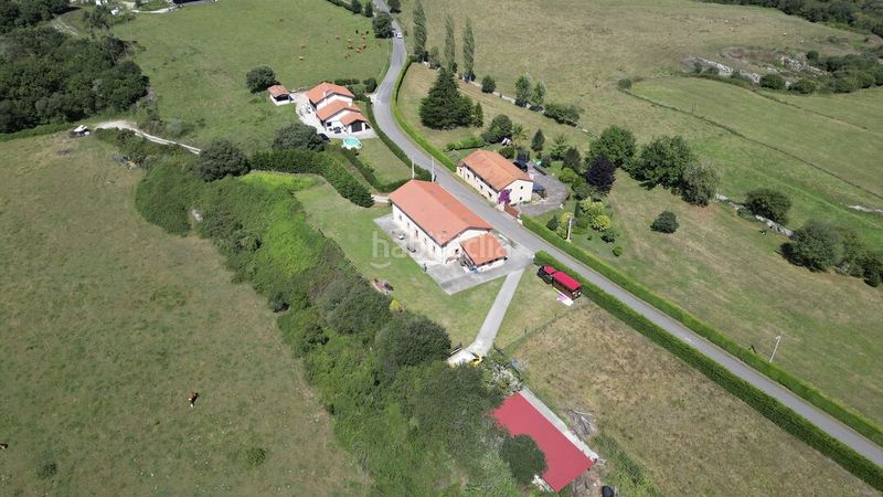 Foto 5bafa218-d8c8-49b6-a034-e5fa565b297f. Casa amb calefacció aparcament a Ribadedeva
