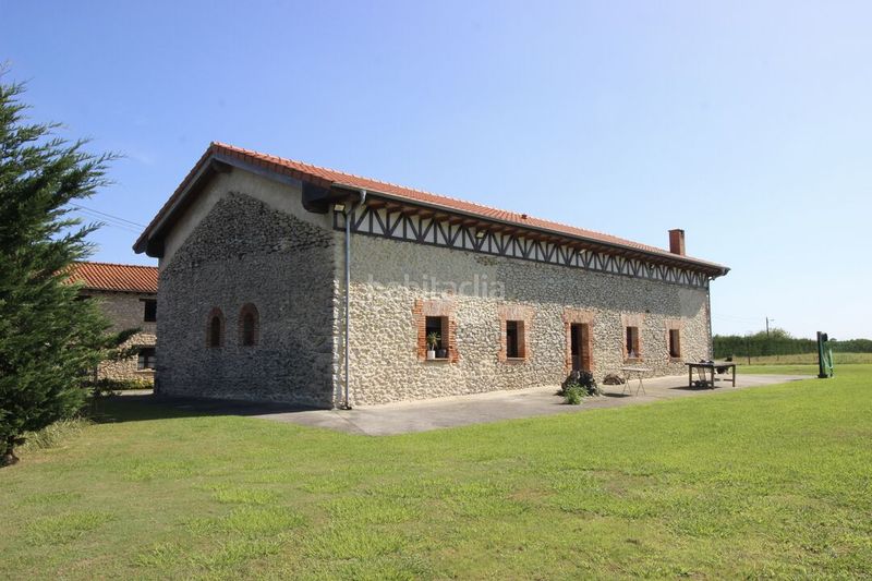 Foto b366792e-8356-4b52-b882-f74480e217c6. Casa amb calefacció aparcament a Ribadedeva