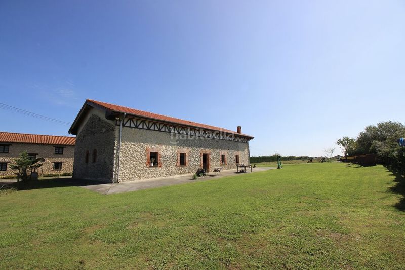 Foto f44541d4-7b68-4db7-ad78-34db3c7aefea. Casa amb calefacció aparcament a Ribadedeva