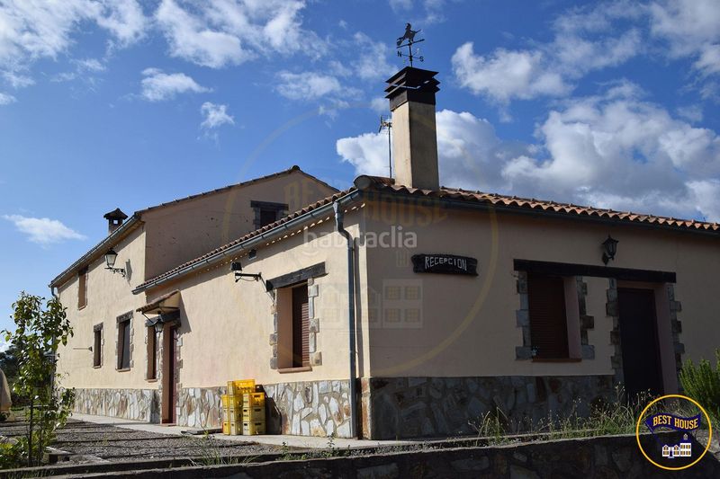 Foto af9708cb-390f-4081-93db-0dc66aef15f6. Masia amb aparcament a Cañada del Hoyo