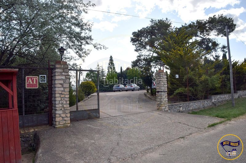 Foto d20a2e8f-a9d5-4178-9c3c-3c6d82048fb0. Masia amb aparcament a Cañada del Hoyo