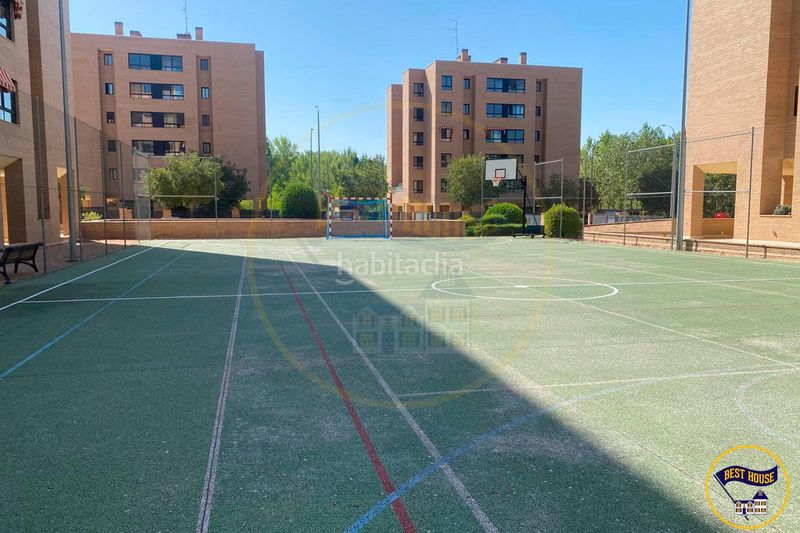 Foto 157de60a-7466-4b2f-9084-d3950af91a5d. Flat with heating parking pool in Alameda Cuenca