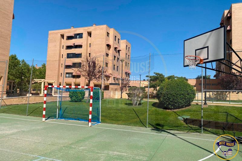 Foto cef3095b-7016-4c2e-a86c-d73effb51034. Flat with heating parking pool in Alameda Cuenca