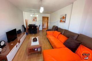 Pis a Reyes Católicos - Paseo de San Antonio. Piso en venta de vpo