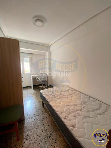 Foto 9da58df6-2608-45a4-9d3d-e6d303d6cc24. Alquiler piso  en el alquiler de 4 habitaciones para estudiantes en Cuenca