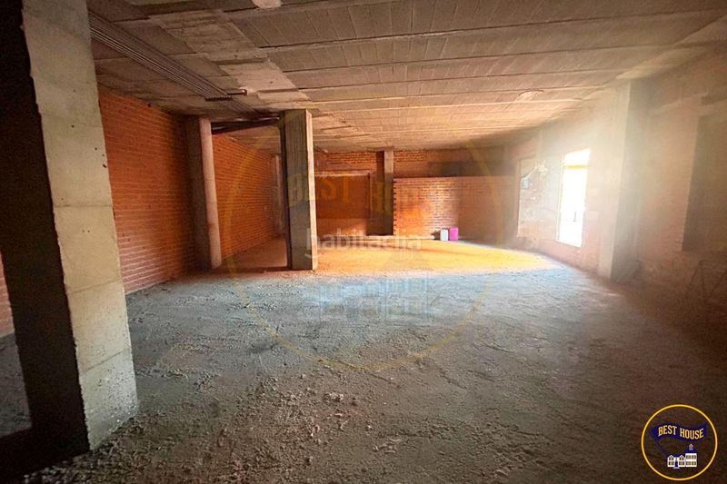 Foto f7dc7ee6-6d70-4473-a94e-a15dbcc5bb60. Local comercial a San Antón Cuenca