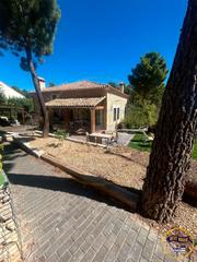 Xalet a Fuentenava de Jábaga. Vive el sueño en el señorío del pinar exclusivo chalet unifamili