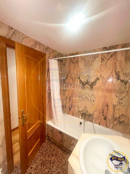 Foto 27888d96-3a0b-4f09-9b43-d6da21c26897. Location appartement avec chauffage dans Centro Cuenca
