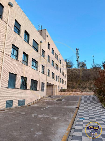 Foto 9354b905-827b-4d3a-b933-9e8608532e1c. Car parking in Centro Cuenca