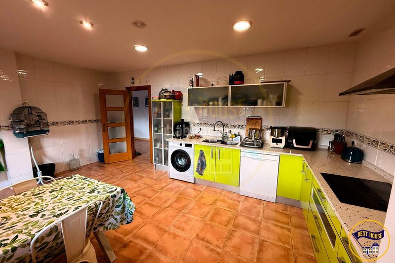 Foto 0d005a36-3014-4f30-9cb2-c0ac3d368195. Casa adossada amb aparcament a Villar de Olalla