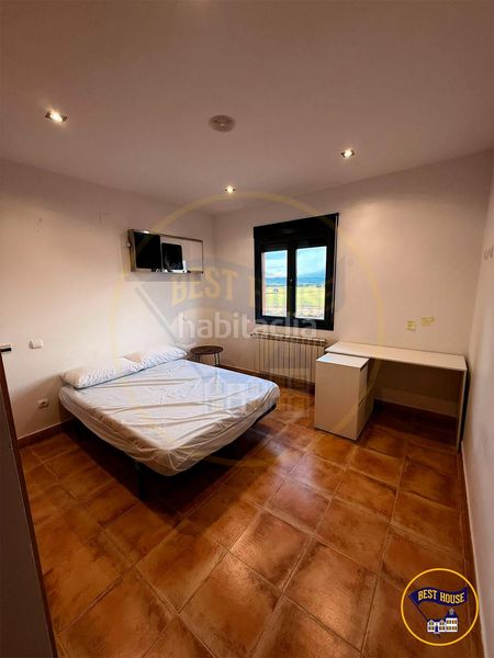 Foto 9968dabc-bd0e-404a-b676-f84cad6f9444. Casa adossada amb aparcament a Villar de Olalla