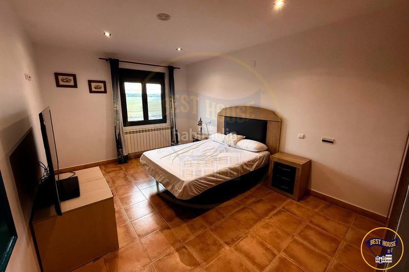 Foto fe5e9308-a216-4909-a67d-bdbba4a229c5. Casa adossada amb aparcament a Villar de Olalla