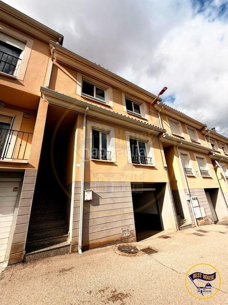 Foto a8cc1e75-5874-4d22-9064-aad8a2e8fb59. Casa adossada amb calefacció aparcament a Fuensanta - Universidad Cuenca