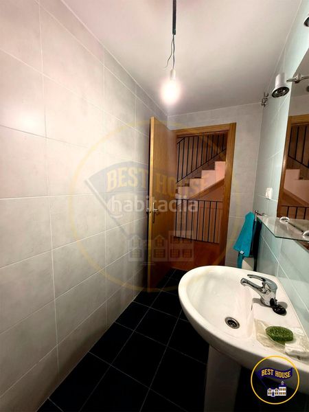 Foto b7c74819-7d2c-4808-b5b8-6fa7cbcaee9c. Casa adossada amb calefacció aparcament a Fuensanta - Universidad Cuenca