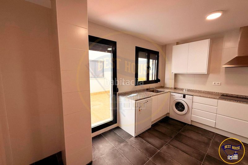 Foto 991f3f9b-caf0-4d38-80a4-e8792f6d6c6c. Affitto appartamento con piscina in Centro Cuenca