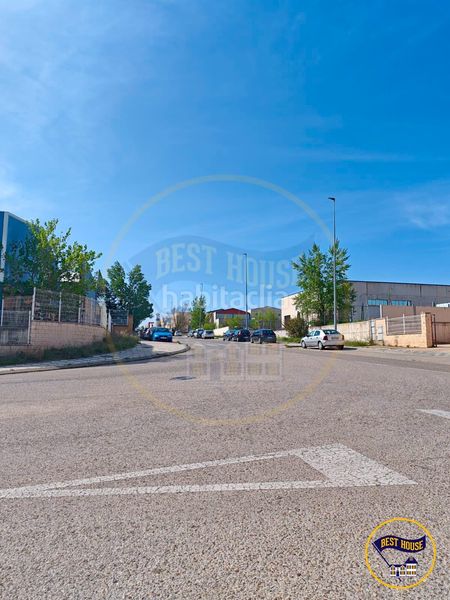 Foto 847a855d-5d68-4ddd-b001-4aeec921e9a4. Nau industrial a Fuentes