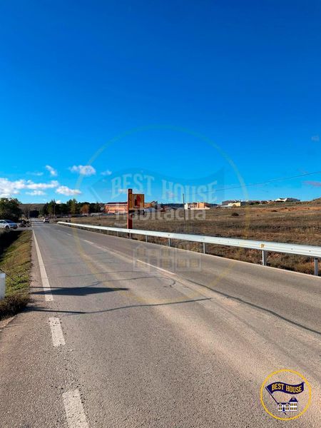 Foto c2553646-42f5-44c2-9609-381760fda9d0. Casa a Arcas del Villar