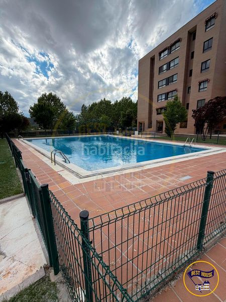 Foto d2a871c9-5e94-47e0-830c-35117eef6541. Pis amb calefacció aparcament piscina a Alameda Cuenca