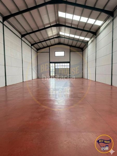 Foto a6943536-504e-49ca-85bc-714011c3672c. Nau industrial a San Fernando - Carretera de Valencia Cuenca