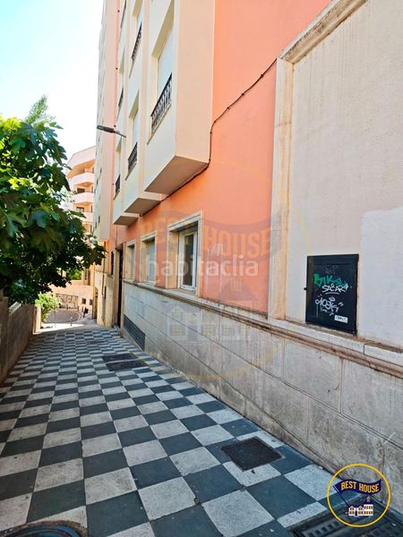 Foto d8956fea-b330-4fe0-93ee-c1ab9ab1615c. Local comercial a Centro Cuenca