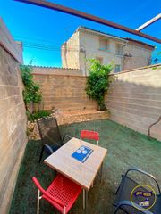 Mas  Peligros. Se vende casa con patio en villar del infantado