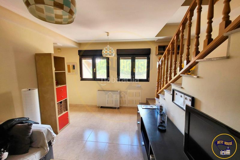 Foto 79b1cf36-3613-4e65-a431-258d3a225b81. Dúplex duplex en venta en san anton en San Antón Cuenca