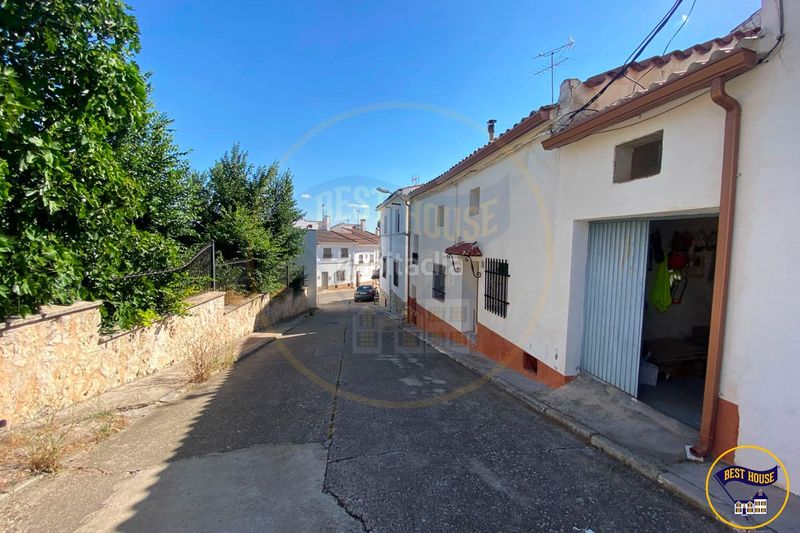 Foto b46d9475-e0b1-49ce-9c9e-ed2b22903ba4. Masia a Torrejoncillo del Rey