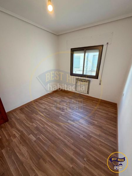 Foto ad3a4cc0-37b8-4ecf-977e-6255773b3533. Pis amb calefacció aparcament a Centro Cuenca