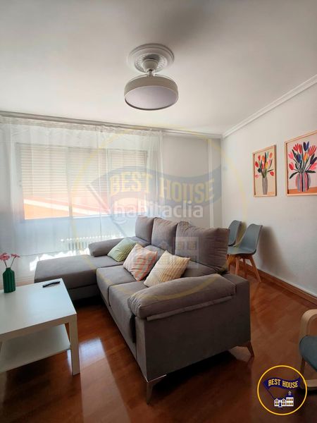 Foto 533c0890-a7a3-47c3-b4d8-34ca93d26dd9. Rent flat with heating in Centro Cuenca