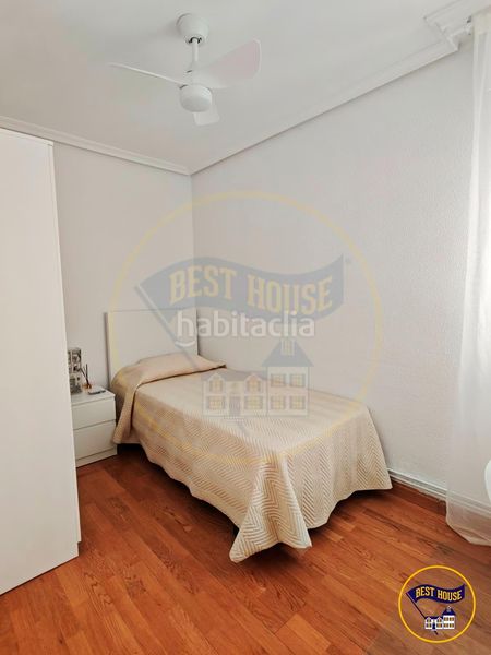 Foto d8e0059f-f3da-40ab-aa06-55a7e9bf35ca. Rent flat with heating in Centro Cuenca