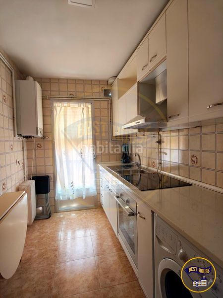 Foto e88b4b3a-4c56-4767-b59e-ce3ffe7546d6. Rent flat with heating in Centro Cuenca