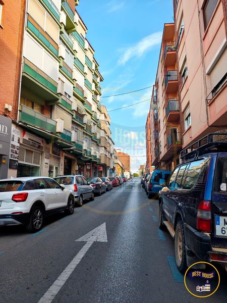 Foto bc106192-a19f-4236-b23c-19b57cf0d30f. Flat with heating in Centro Cuenca
